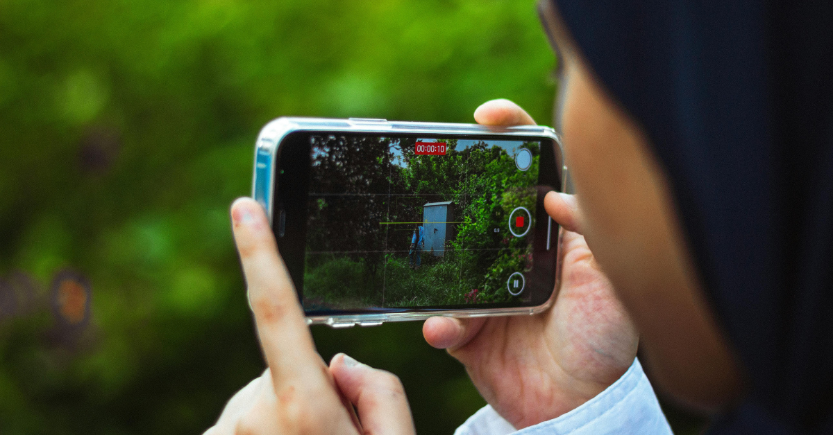 Digital ethnographic research process using mobile tools